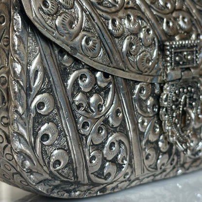 The Eternel Heirloom: Handcrafted antique heritage metal bag